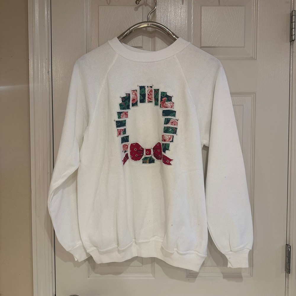 Vintage Hanes Her Way White Christmas Wreath Sweatshirt Large 90s Holiday Top